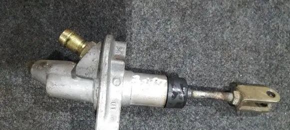 Nissan Primera Clutch master cylinder
