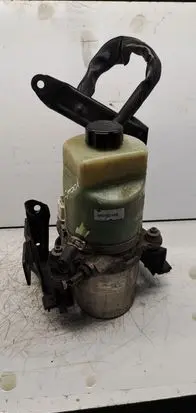 Ford Focus Power steering pump 4m513k514cb