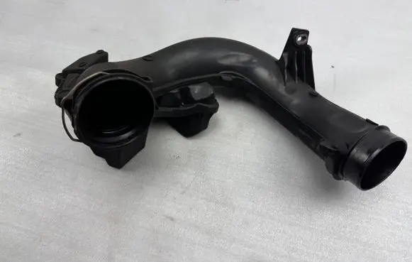 Volvo XC90 Air intake duct part 31370120