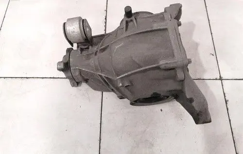 Mercedes-Benz SL R231 Rear differential/diff mount bracket A2133500701