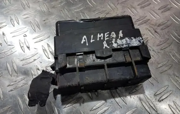 Nissan Almera Fuse box set