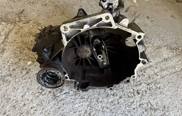 Volkswagen Fox Manual 5 speed gearbox HCSR HCS