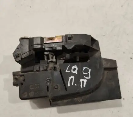 Renault Laguna I Front door lock
