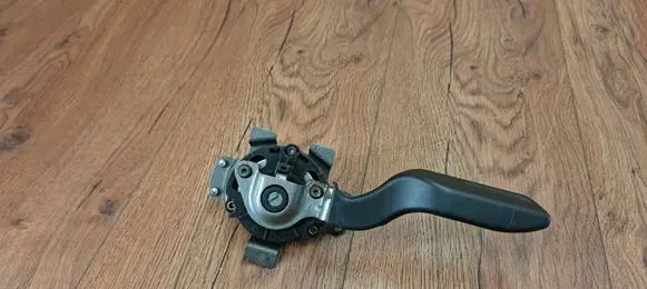 Ford Focus C-MAX Seat adjustment handle 4M51A61735
