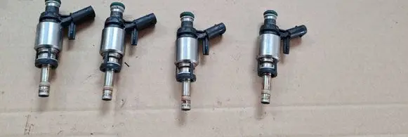 Audi A4 S4 B9 8W Fuel injector 06G906036S