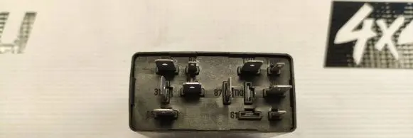 Audi A6 S6 C5 4B Window control relay 443959257B 898540 30A0993