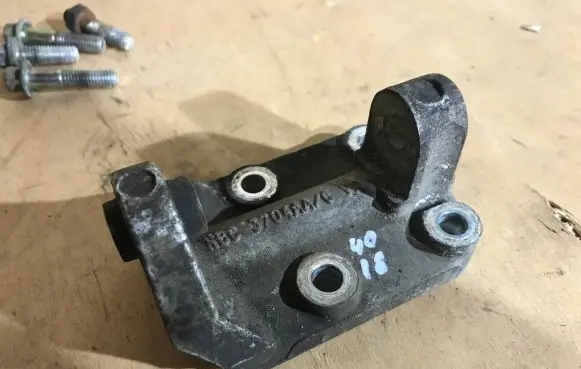 Generator/alternator bracket