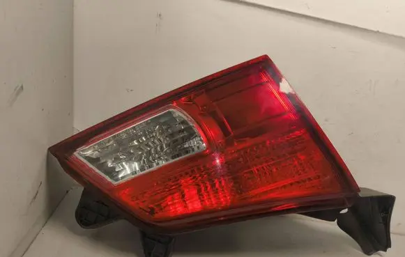 Subaru Legacy Tailgate rear/tail lights 13220072