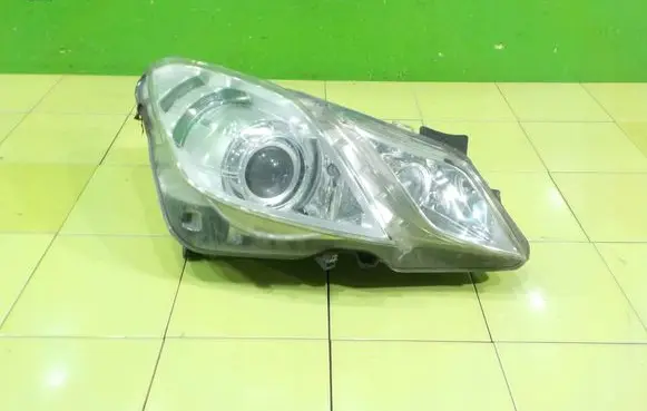 Mercedes-Benz E C207 W207 Headlight/headlamp A2078200259