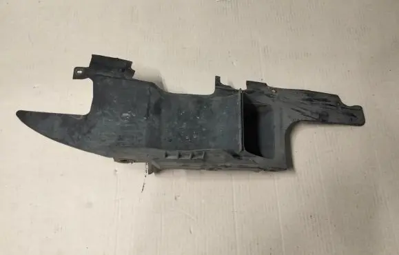 BMW 5 E39 Radiator trim 8159421