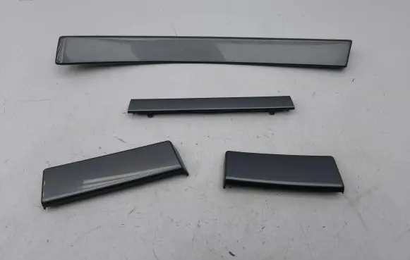 Dashboard glove box trim