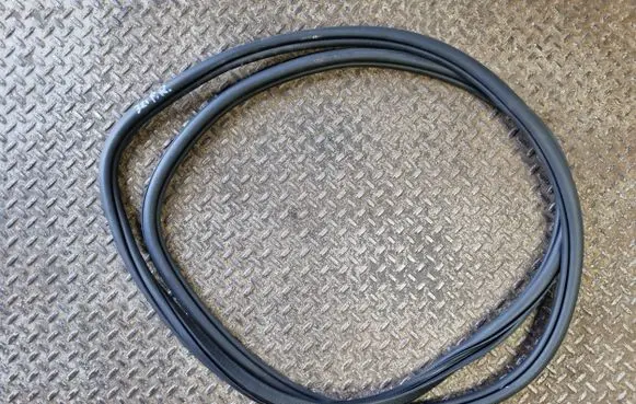 Volkswagen Tiguan Allspace Front door rubber seal 5NN867912