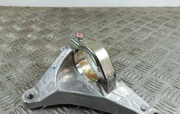 Mitsubishi Outlander IV Driveshaft support bearing bracket 