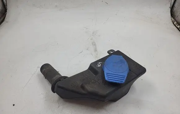 Audi A4 S4 B8 8K Windshield washer fluid reservoir/tank 8T2955463
