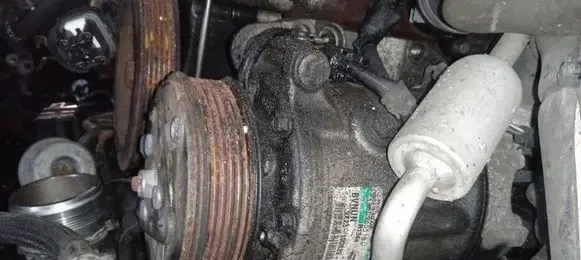 Jaguar XJ X351 Air conditioning (A/C) compressor (pump) 9X2319D629DA 9X23-19D629-DA