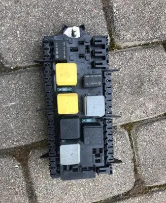 Mercedes-Benz ML W166 Fuse module A1669063801 P3240311