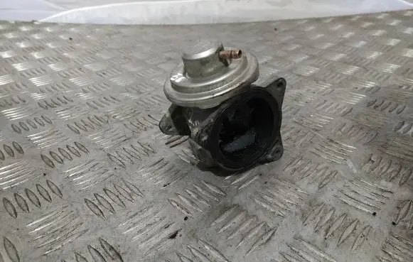 Skoda Octavia Mk2 (1Z) EGR valve 038129637D
