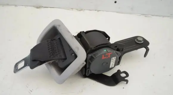 Mazda 6 Middle seatbelt (rear) GR4P