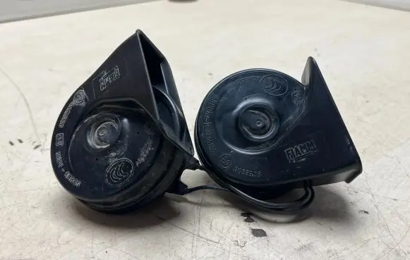 Opel Insignia A Horn signal 0055306