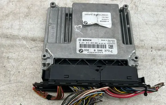 BMW 3 E90 E91 Engine control unit/module 0281016065 030445344 8506373