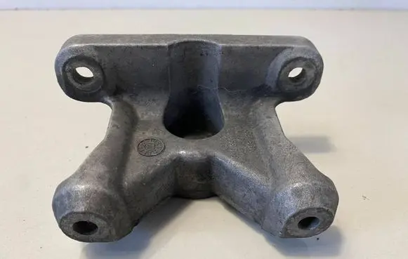 Audi A4 S4 B7 8E 8H Gearbox mount 8e0399115F