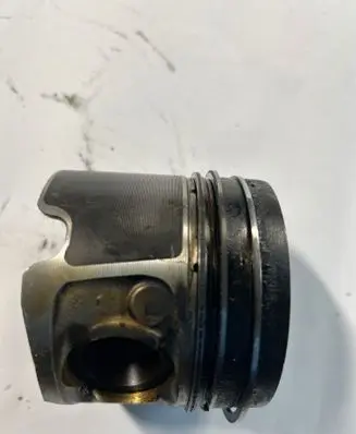 BMW 5 E60 E61 Piston 084070