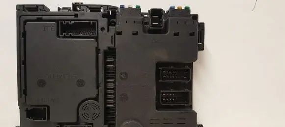 Peugeot 206 Fuse module 9626460880 S118790300A S118790300