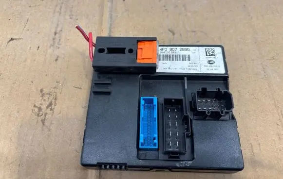 Volkswagen PASSAT B6 Light module LCM 4F0907289G 4F0910289G 5DK00876224