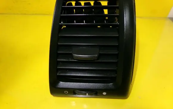 Honda Accord Dashboard side air vent grill/cover trim E6165131100
