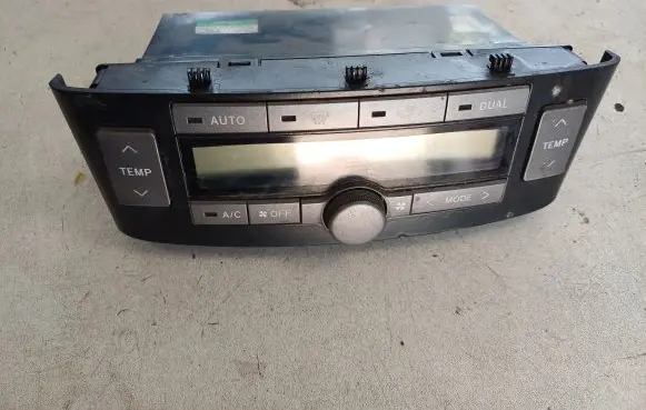 Toyota Avensis T250 Climate control unit 5590005160
