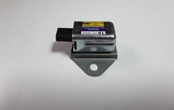 Toyota Land Cruiser (J120) Airbag deployment crash/impact sensor 8983360010