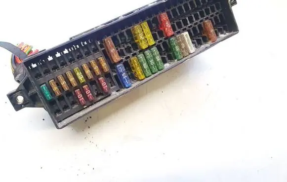 Volkswagen Touran II Fuse box set 6r0937615a