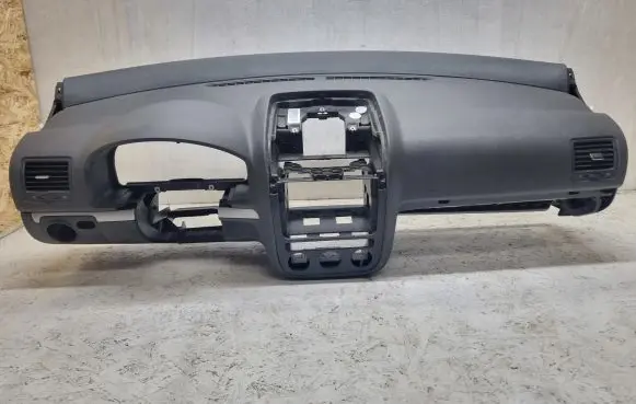 Volkswagen Golf V Dashboard 1K1858295