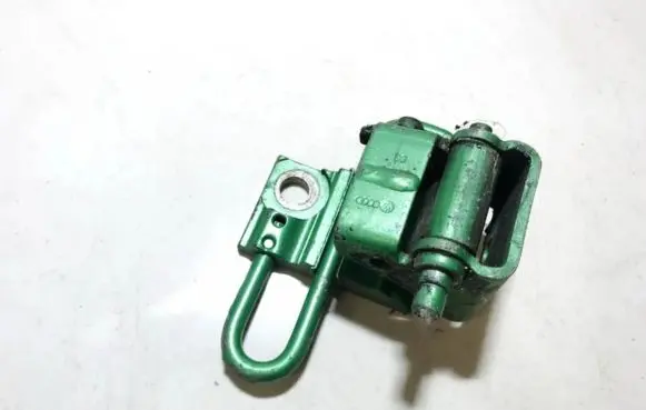 Skoda Octavia Mk1 (1U) Rear door lower hinge 4b0833412d