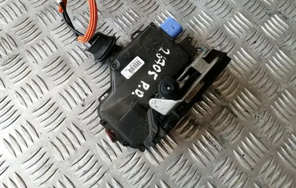 Audi A8 S8 D3 4E Front door lock 4E1837016
