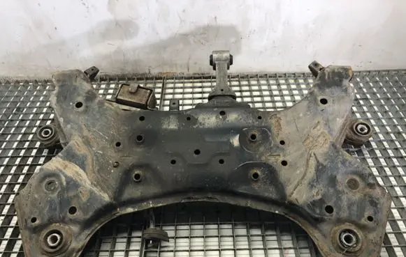 Hyundai i40 Front subframe 62401-3Z100