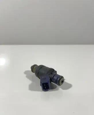 Audi A4 S4 B5 8D Fuel injector 078133551L