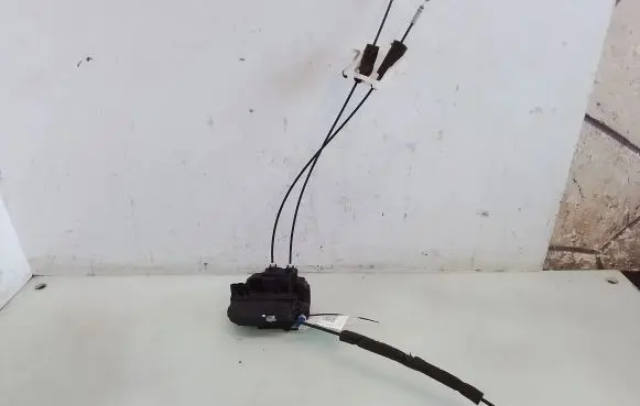 Nissan Murano Z50 Front door lock