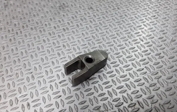Mercedes-Benz Sprinter W901 W902 W903 W904 Fuel Injector clamp holder