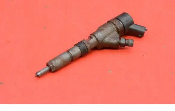 Peugeot 307 CC Fuel injector 9641742880