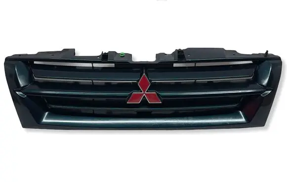 Mitsubishi Pajero Front bumper upper radiator grill MR387981