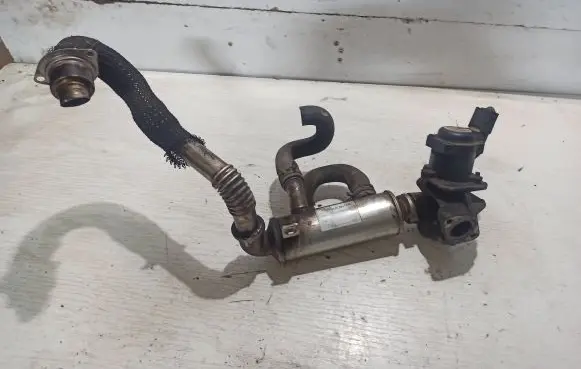 Ford Focus EGR valve cooler 3M5Q9F464BC VP1U3H9P445BB 2710201B