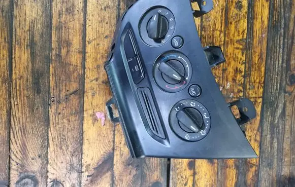 Ford Focus Interior fan control switch BM5T18549
