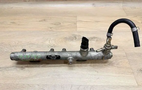 Renault Master II Fuel main line pipe 17520DB000 0445214050