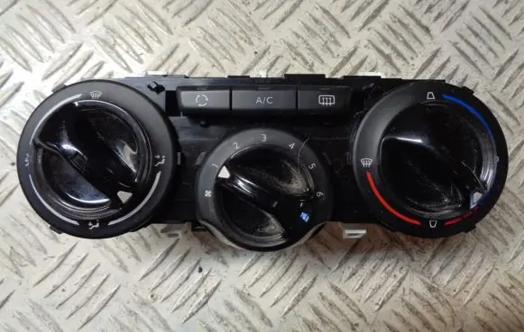 Peugeot 2008 I Climate control unit 96722483ZD