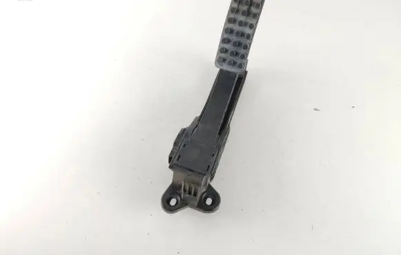 Mercedes-Benz ML W164 Accelerator throttle pedal A1643000104 220607 0317
