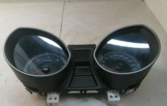 Hyundai i30 Speedometer (instrument cluster) 94005A6510