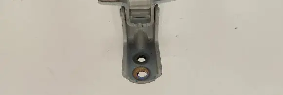 Nissan Leaf II (ZE1) Front door upper hinge