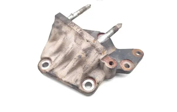 Mitsubishi ASX Engine mount bracket