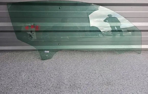 Maserati MC20 Front door window/glass (coupe) MASMC20SZYBPRAW